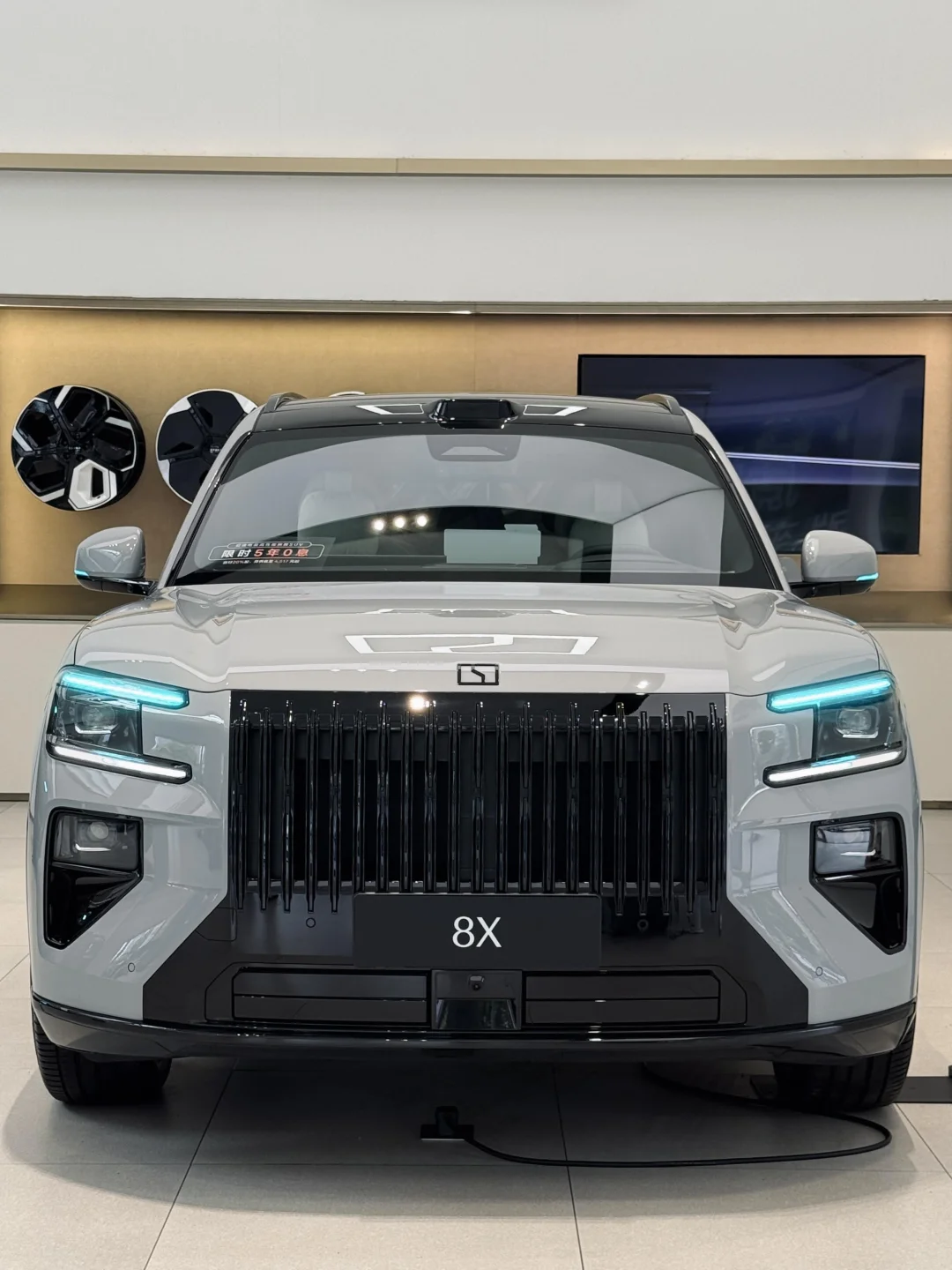 极氪8X实拍，曜夜外观套件把气场拉满了