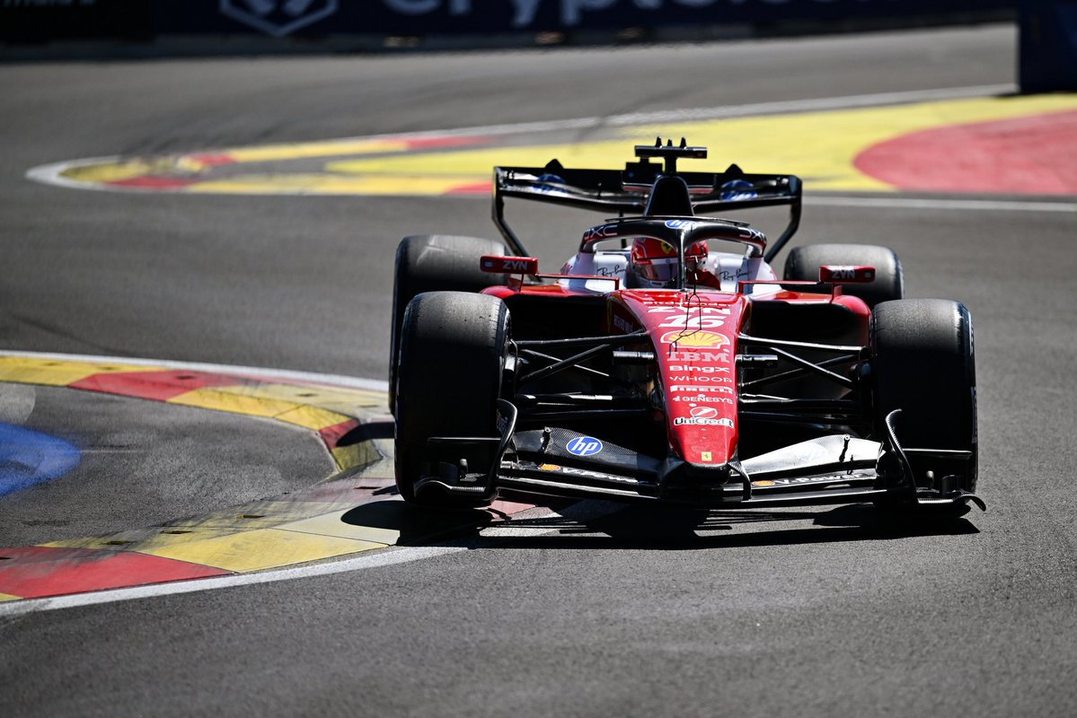 #2026F1西班牙大奖赛# LAP 37/57

表现稳健，夏尔处于P1的位置，依旧保持与安东内利的差距

#法拉利F1车队[超话]##F1[超话]# ​