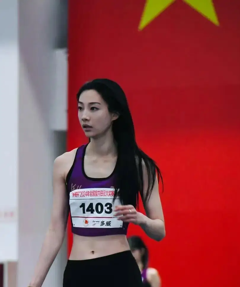 刚拿冠军！跳高女神胡麟鹏宣布退役，选择在最好的一年说再见