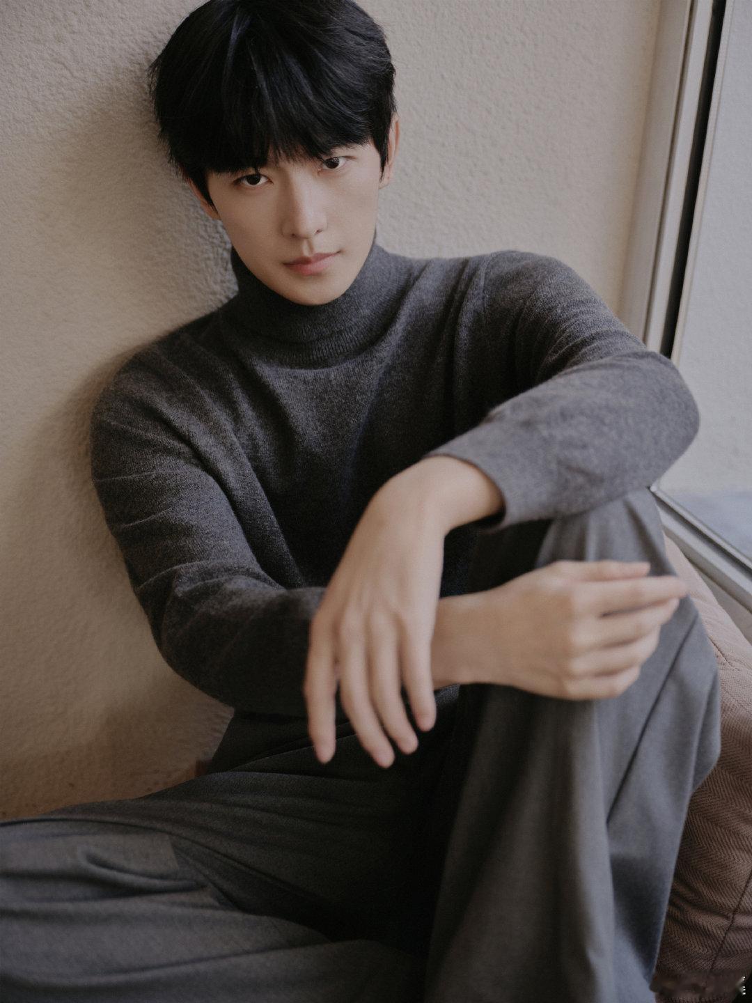 #杨洋[超话]# 羊毛劳斯 给点经验呗[哇] ​