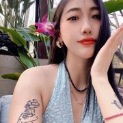 牙牙美女