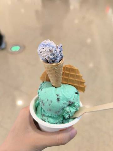 5665<br />【tg】在七鲜出口处发现的gelato！特别好吃...