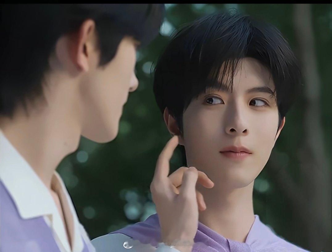 #星有千千杰[超话]# 💜💜💜#黄星邱鼎杰# 
最是凝眸无限意，似曾相识在前生。感情真挚，纯洁高尚。
​