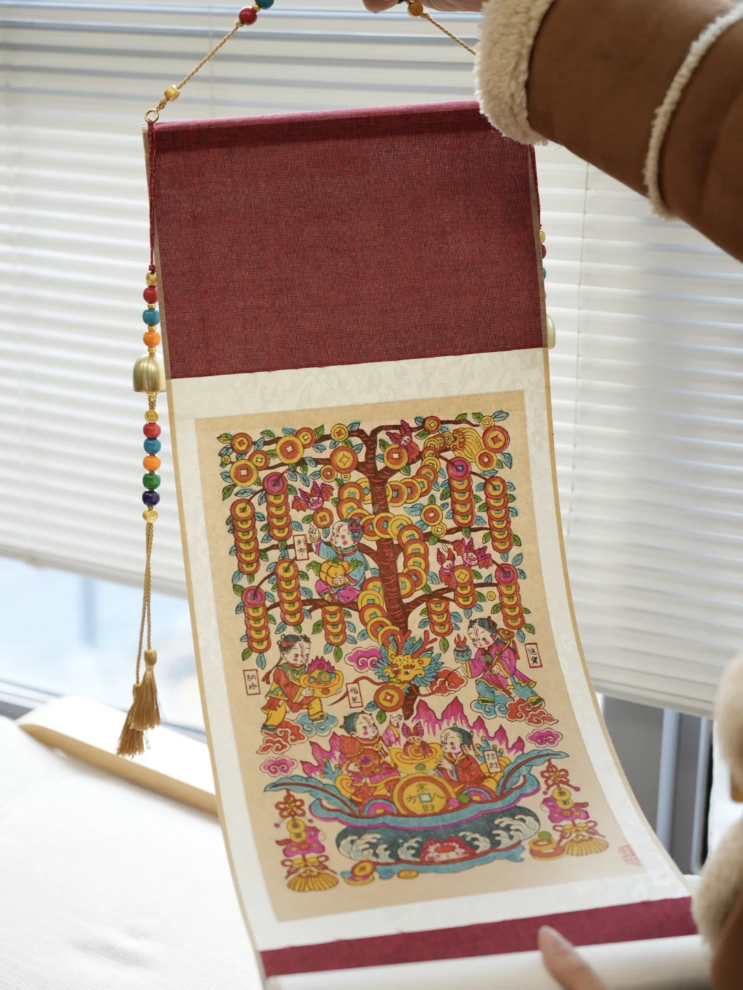 把年画做成卷轴，这点子好棒！