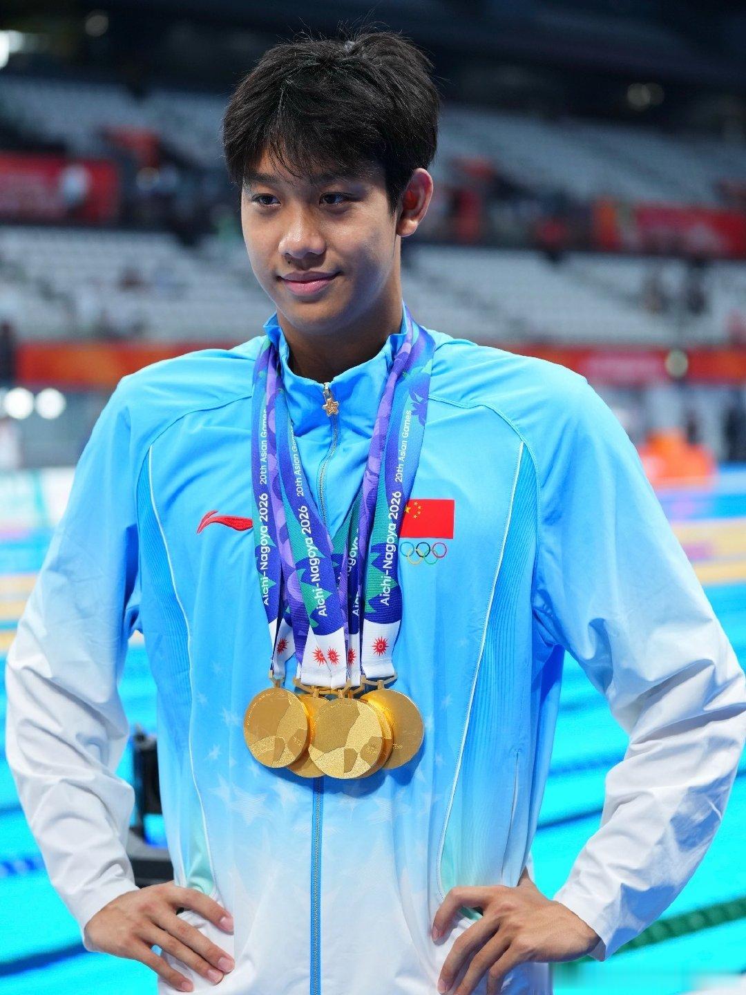 #张展硕7金陪跑汶颂2金MVP#
8项7金，追平44年纪录。 MVP却给了2金的汶颂。 说实话真有点意难平。 但19岁的张展硕已经够炸了。 亚运只是起点，奥运见。 ​