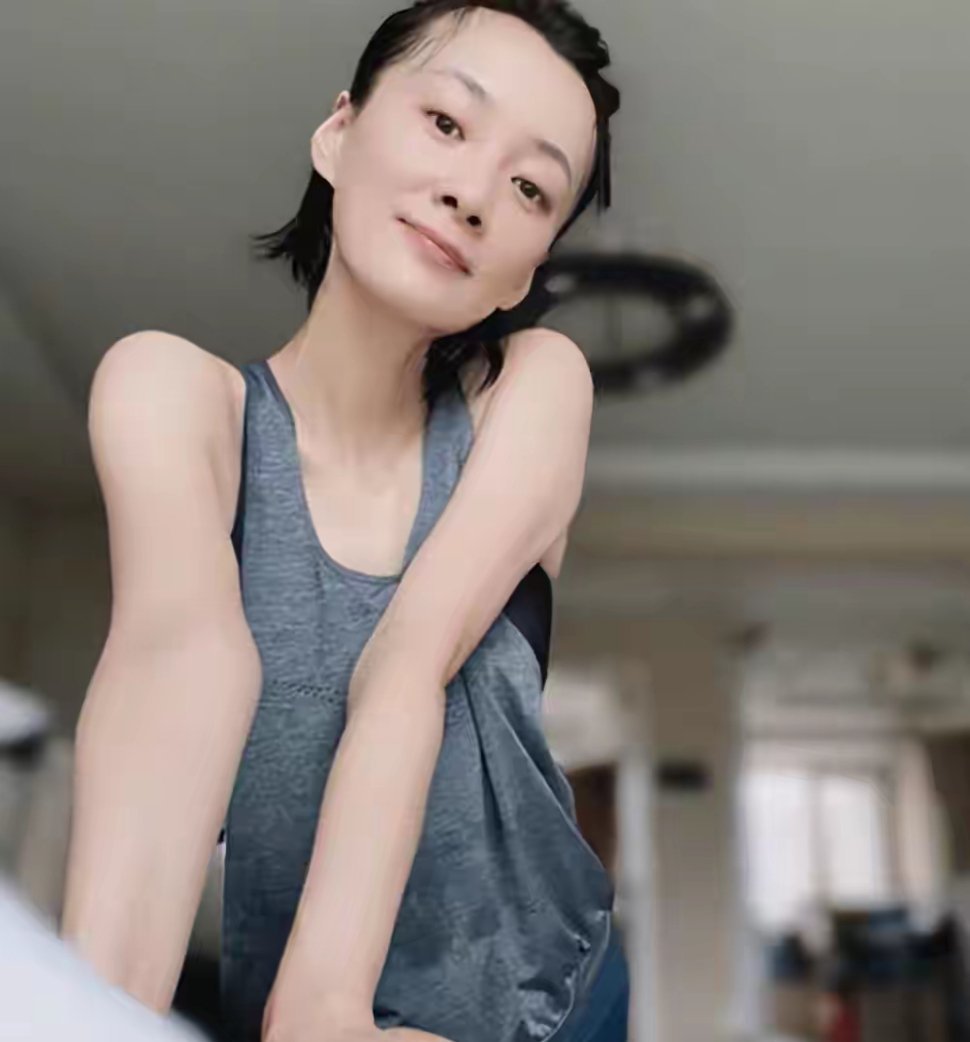 她是徐佳宁前任，是我们熟悉的她，同居5年被弃，曾是李小冉闺蜜 ​