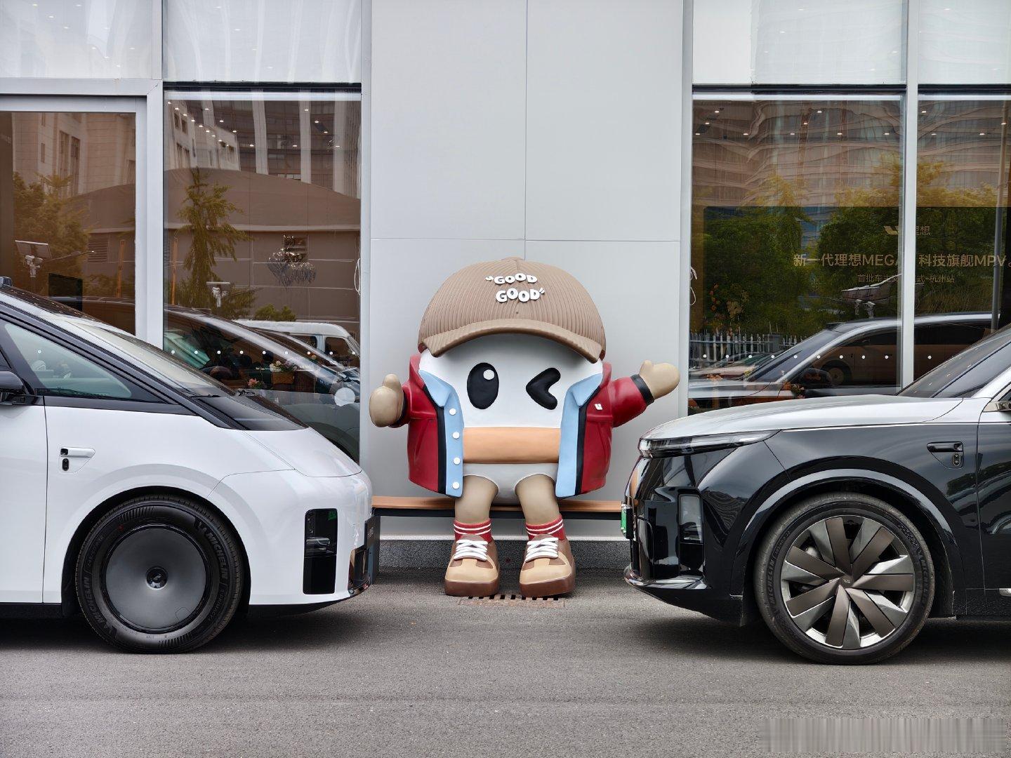 恭喜影总 又双叒叕喜提第 N 台理想
这 mega home 太爽了#大v聊车##新一代理想mega#  ​