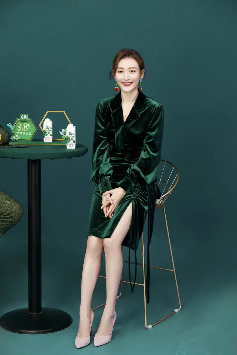 性感妩媚，身材火辣的王鸥小姐姐