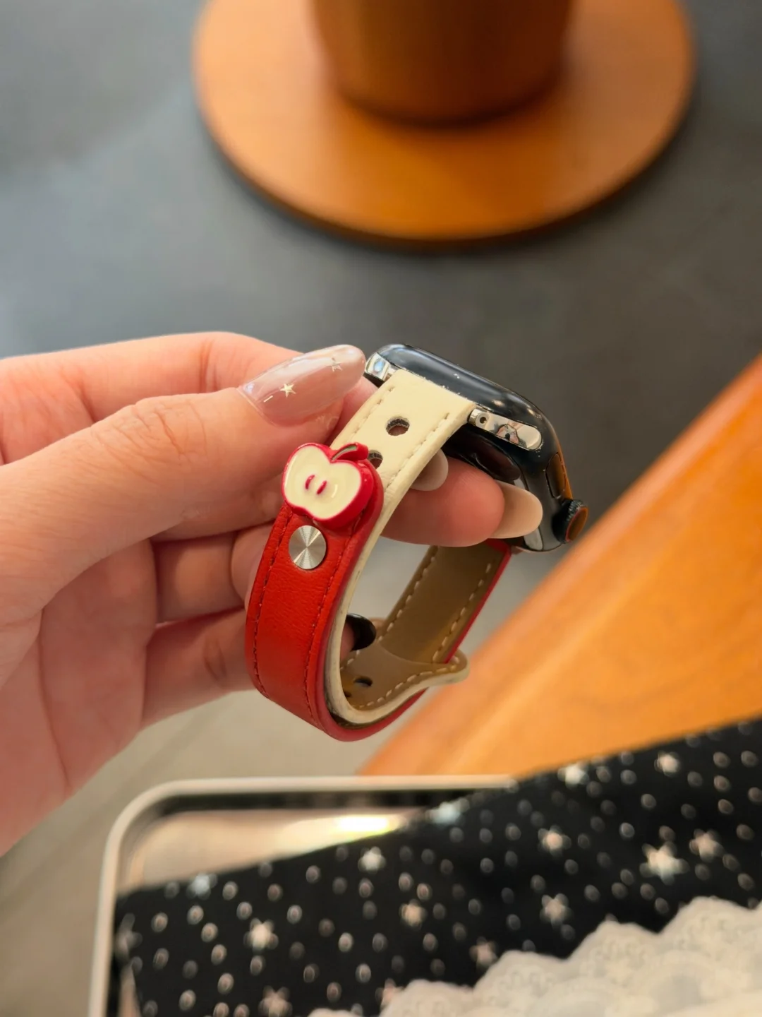AppleWatch 🍎✩‧₊˚复古风的红色系太萌啦！