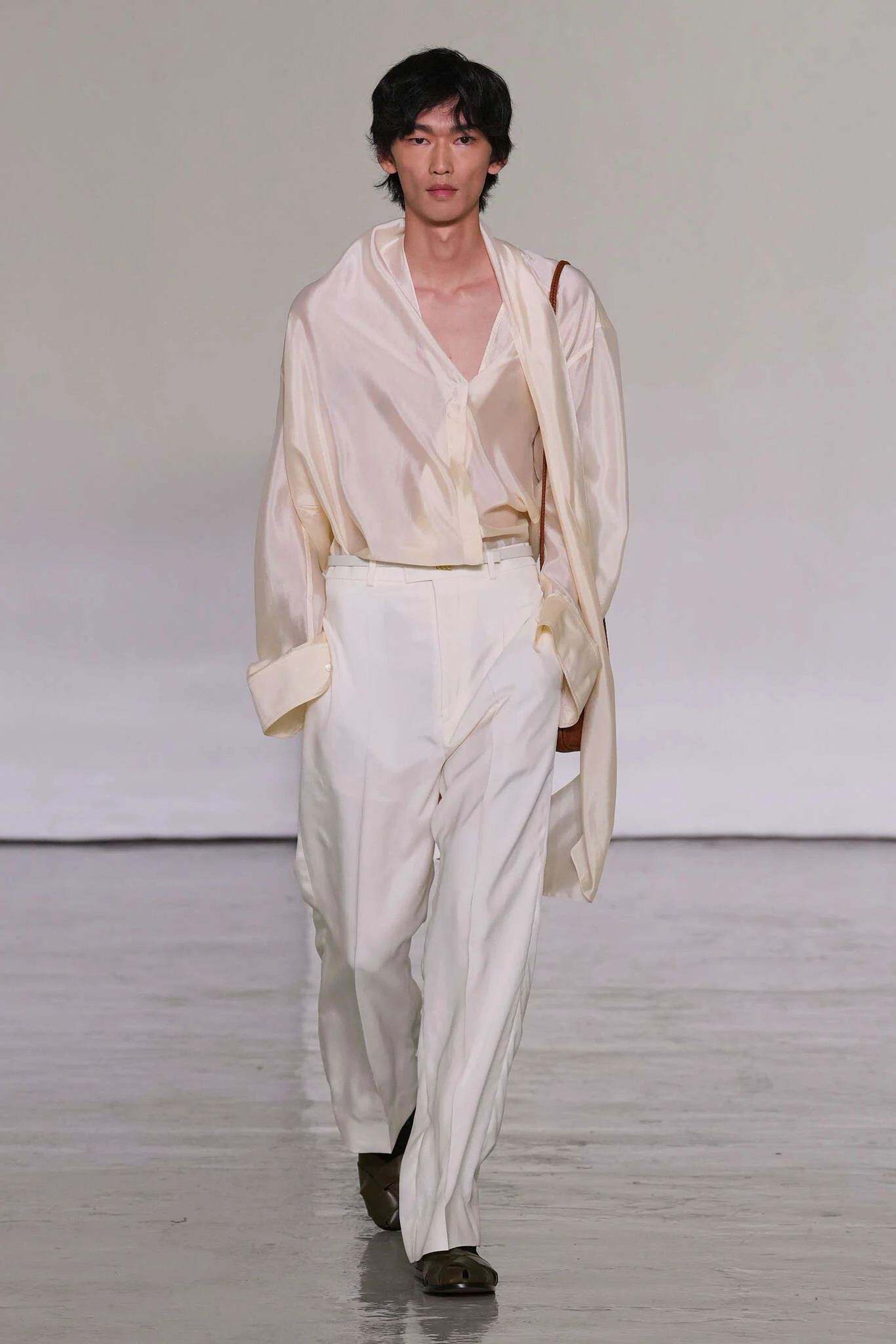 MFW | Bottega Veneta - 2027SS

🇨🇳中国模特：
汪曲攸
张丽娜
孙菲菲
齐浩洁
张嘉慧
张欣婷
白睿恩
🇬🇧🇨🇳英籍华裔模特：
Cathy Simmons
🇰🇷韩国模特：
Songah Woo
🇫🇷🇰🇷法籍韩裔模特：
Gaia Orgeas
🇯🇵日本模特：
Kei ​