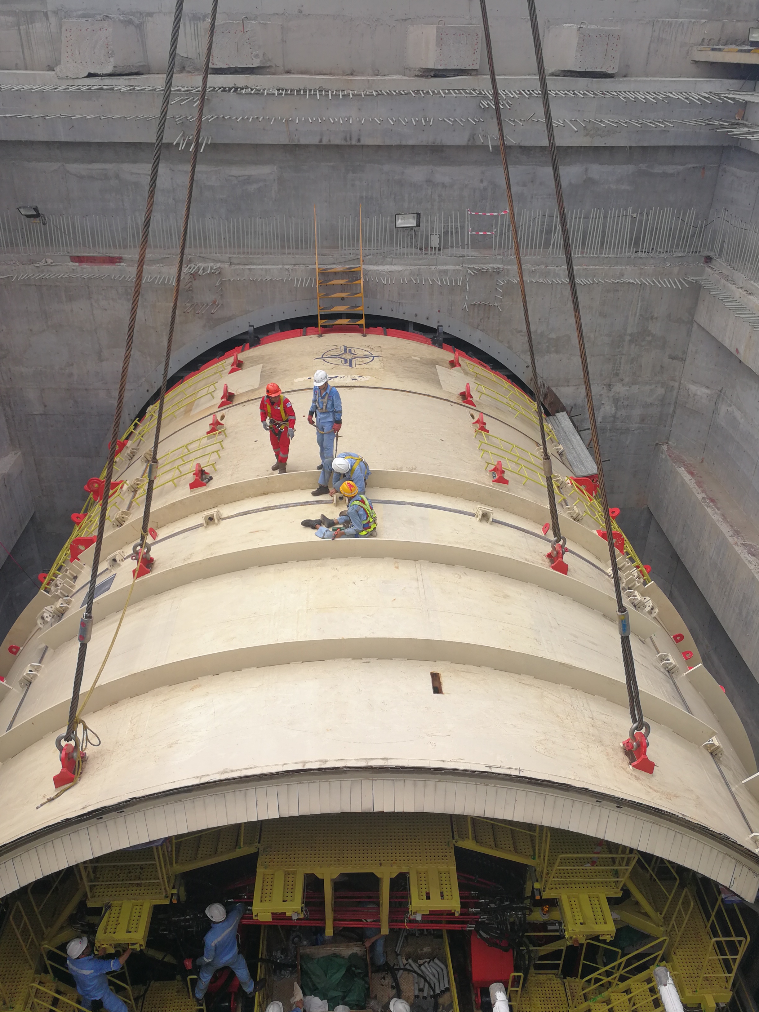 中國出口海外最大直徑盾構機打通印尼雅萬高鐵1號隧道-圖3