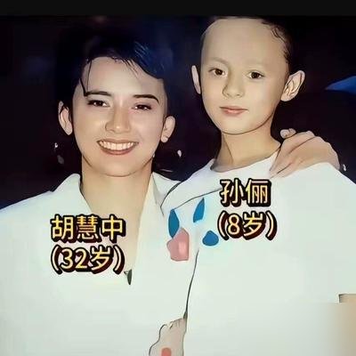甄子丹吴京当年在后巷真打，打断了四根道具棍，两人都挂了彩，愣是没结仇。
那场戏拍完，吴京说被甄子丹的劲头逼得不敢松，甄子丹也认了这年轻人够狠。
后来一个靠《战狼》杀出重围，一个去好莱坞接手《凯恩》，2026年一个在沙漠里骑马砍人，一个在片场边导边演。
当年互相下死手的人，如今各占山头。
高手
