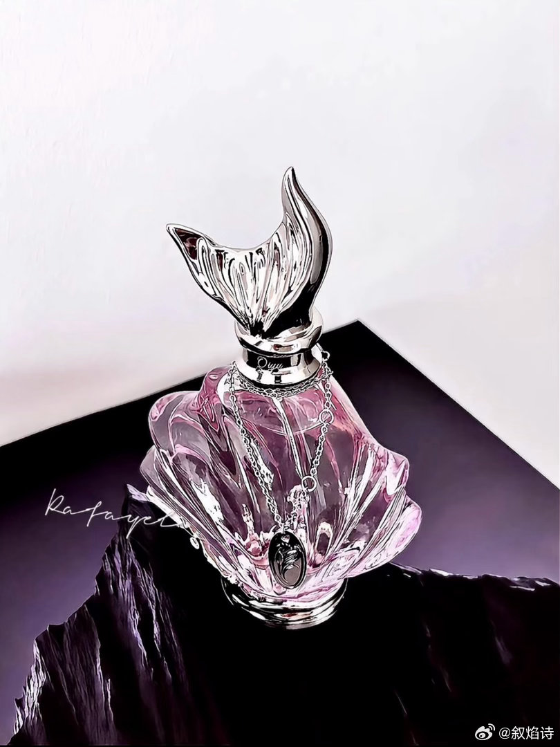 #恋与深空 叠纸心意# 为什么祁煜的谷子每次都是最用心的，当然是祁煜的销量撑起来的呀～鱼推想要鱼推得到，这就是销冠的待遇和底气！[yeah] ​