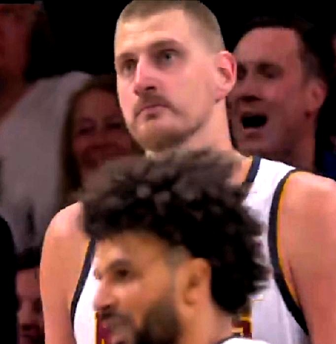 季后赛里，主将伤了俩，这球还怎么打？    森林狼队就遇到了这事。西部...