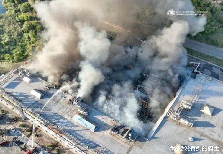 美媒：朝鲜又向俄派兵8500人 包括一无人机单位
美国媒体引述乌克兰情报消息报道，朝鲜已派遣新一批为数8500人的部队到俄罗斯，其中包括一个无人机单位；俄罗斯总统普京据报还可能要求朝方再增派多达5万名兵员。如果朝鲜大规模增兵，这将标志着朝俄军事合作显著升级。 ​