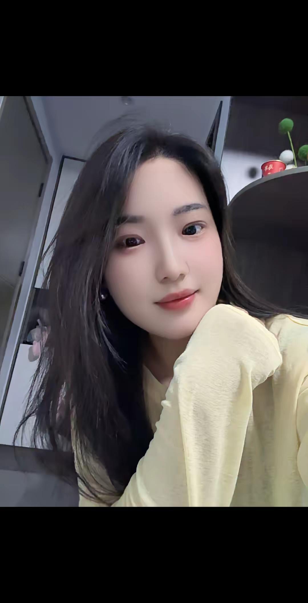 王菲现身那英北京演唱会《相约1998》开口便是经典！那年的春晚！那年的同合湃年华唱！青春回忆历历在目、真的好多年过去了.