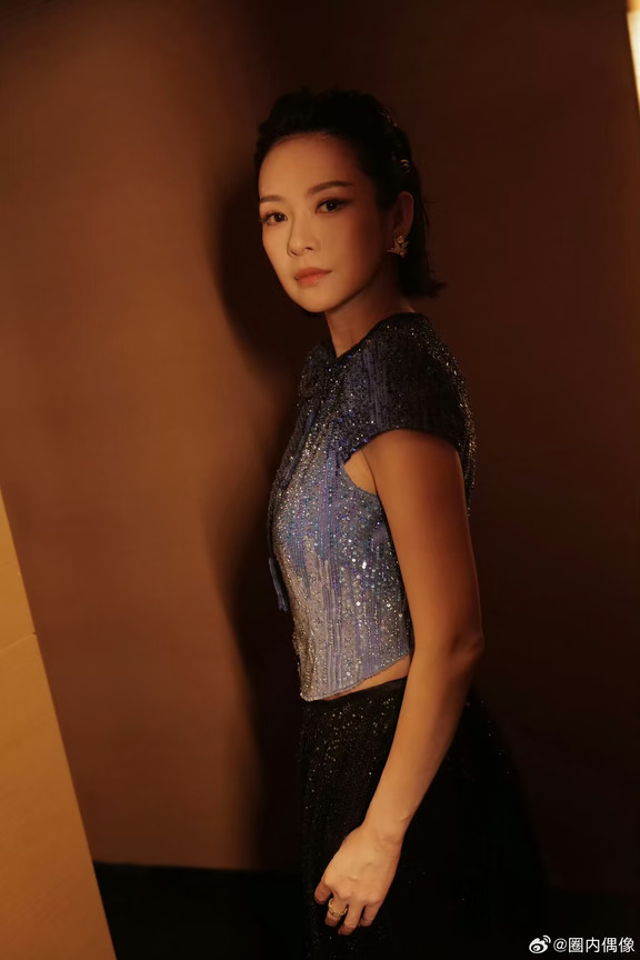 今天看到这张宣传照还真像[笑哭R]
章子怡 李安 汤唯 色戒