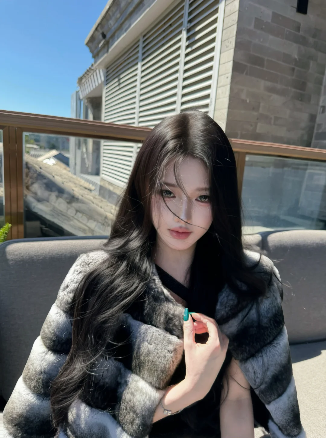 无法拒绝皮草的漂亮女人