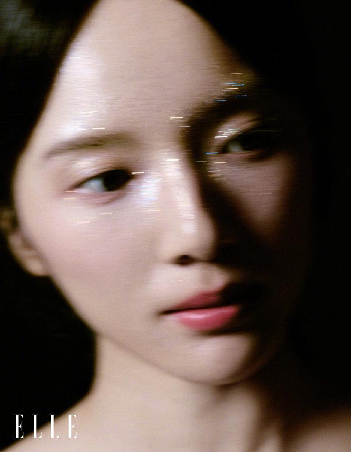 来看看李思潼东方之美ELLE大片
你们觉得拍的怎么样 ​