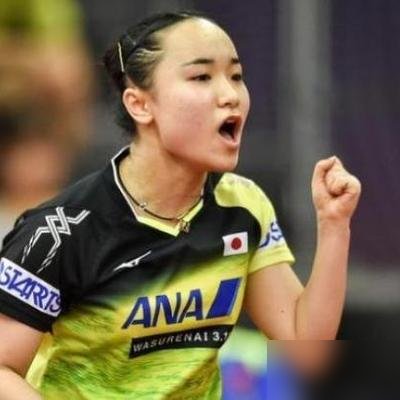 12年，说不要就不要了。
日本乒协最新名单出来，伊藤美诚连候补都没进。18岁面手凛上去了，削球老将佐藤瞳也留下了，唯独没有她。
更狠的是，她把自己账号里乒乓球相关的内容全清空了，认证也删了，直接转私密。
她写了段话，说想“从零开始”，想重新审视自己“作为一个普通人”。
不退役，但也不在国家队