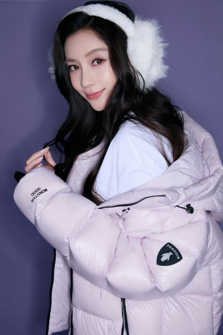 #angelababy[超话]#  🩷#angelababy# 

流星落尽之后，夜空还剩什么。

​
