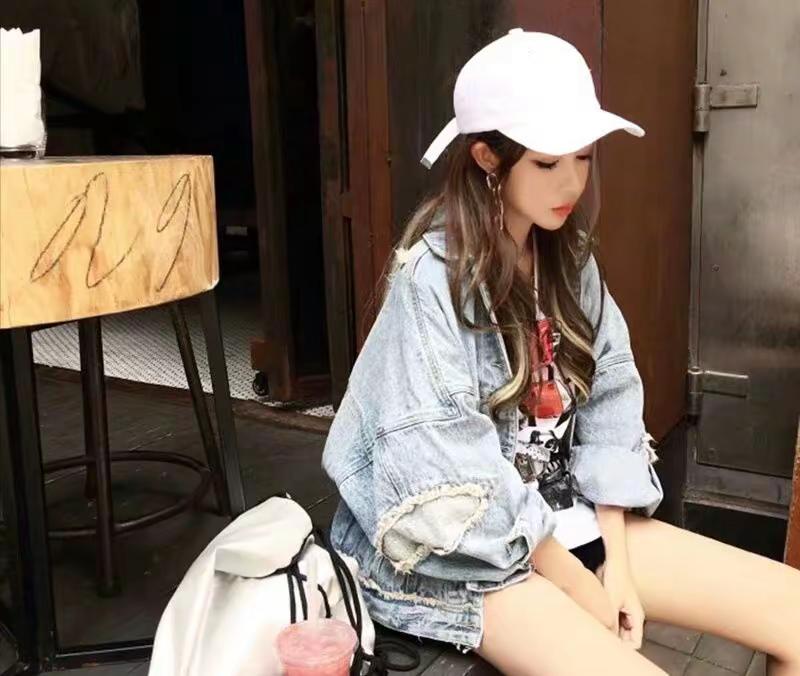 <p>甜美女孩 <!--{img:0}--><!--{img:1}--...