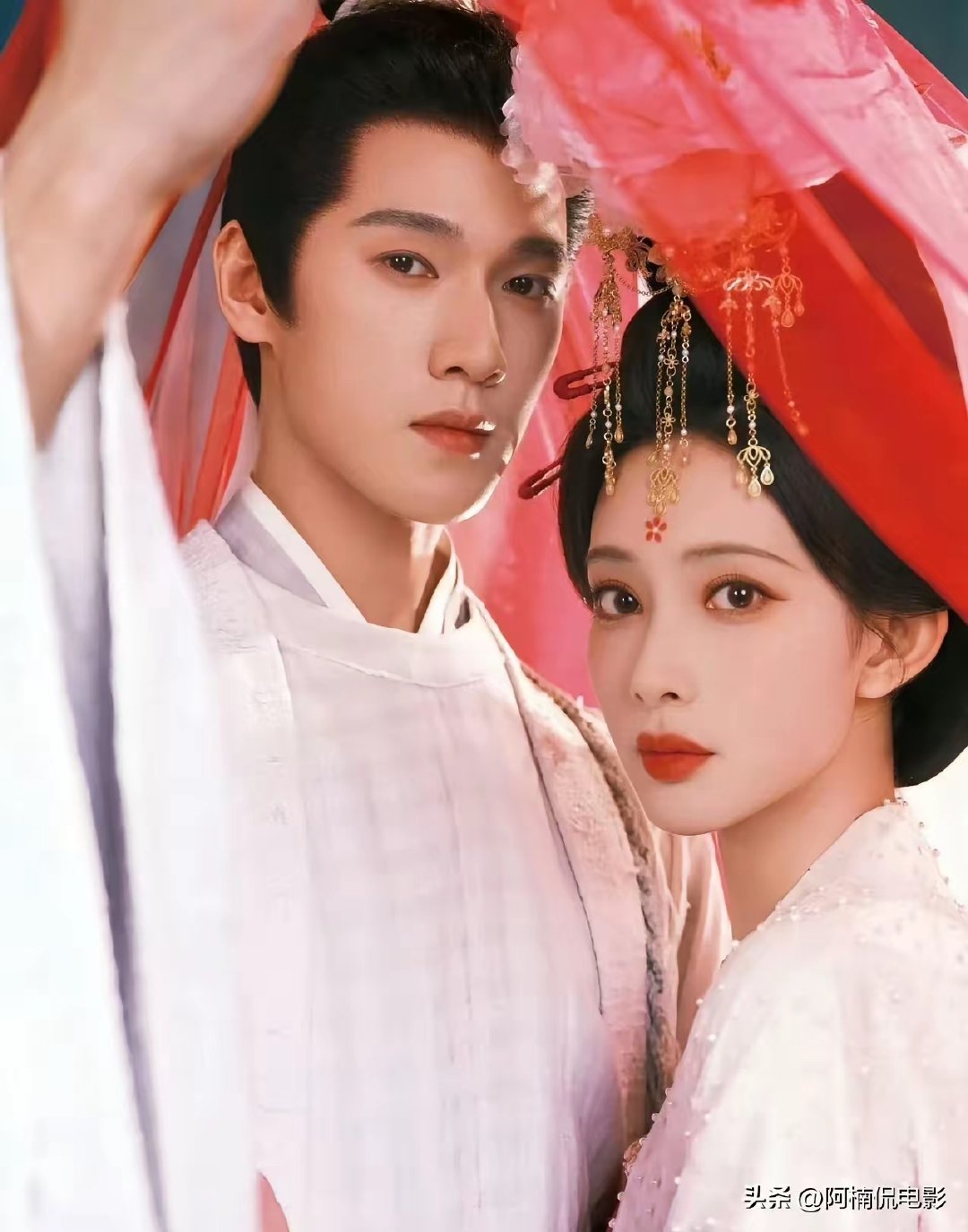 孟子义李昀锐《尚公主》次日热度峰值25979又卡在9，更新后的涨幅疲软乏力。要是后续剧情再不救场，周一热度很容易被其他剧集交叉反超。这部剧几乎不存在剧情向的讨论，流量全靠CP粉硬撑，观众根本聊不起故事内容。剧情拉胯缺少路人盘加持，只靠粉丝苦苦维系，后续想冲上三万热度，基本希望渺茫。 ​
