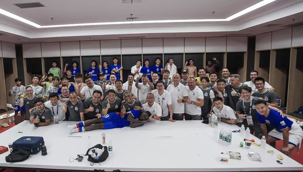 C 位｜申花💙阿苏埃复制冰激凌经典入睡庆祝