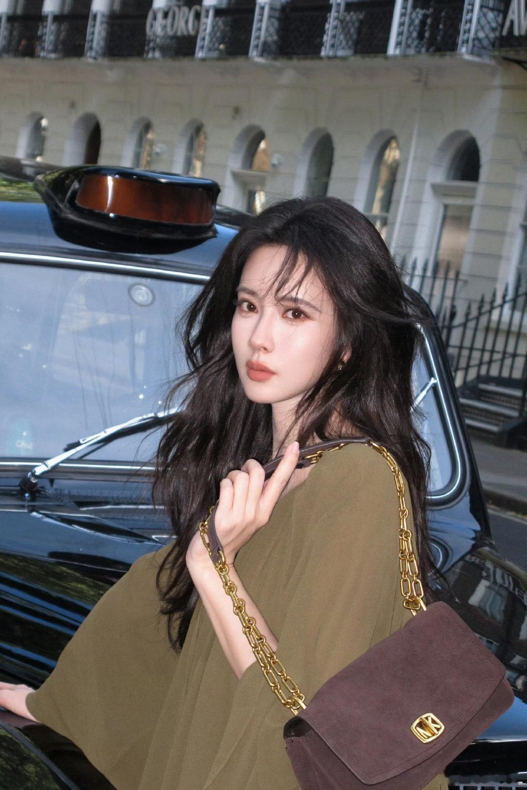 #孟子义[超话]#  
美神
#孟子义# ​