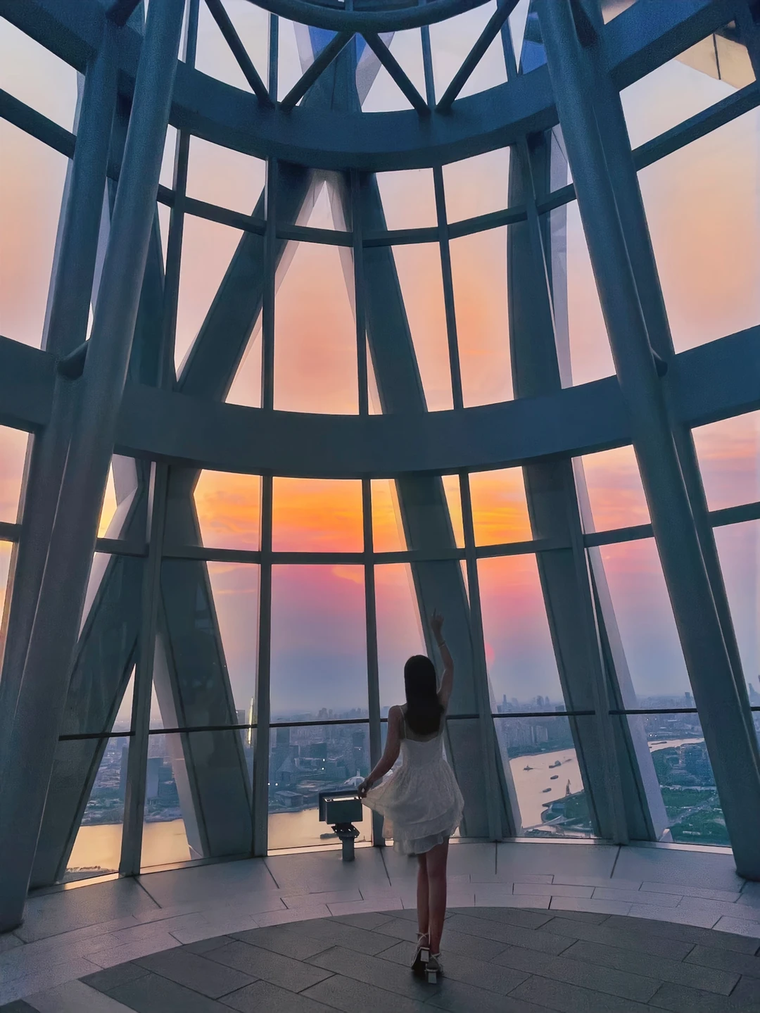 魔都云端，日落作陪，繁星就着酒享一顿浪漫