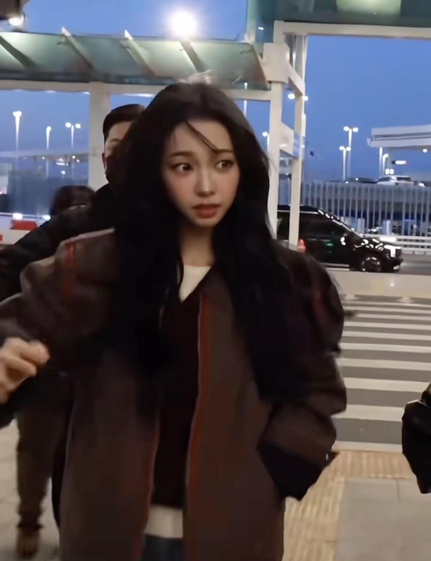 清冷大小姐机场 柳智敏karina