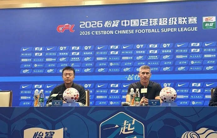 在刚刚结束的一场中超第18轮补赛中，北京国安客场3-0击败上海申花。赛...