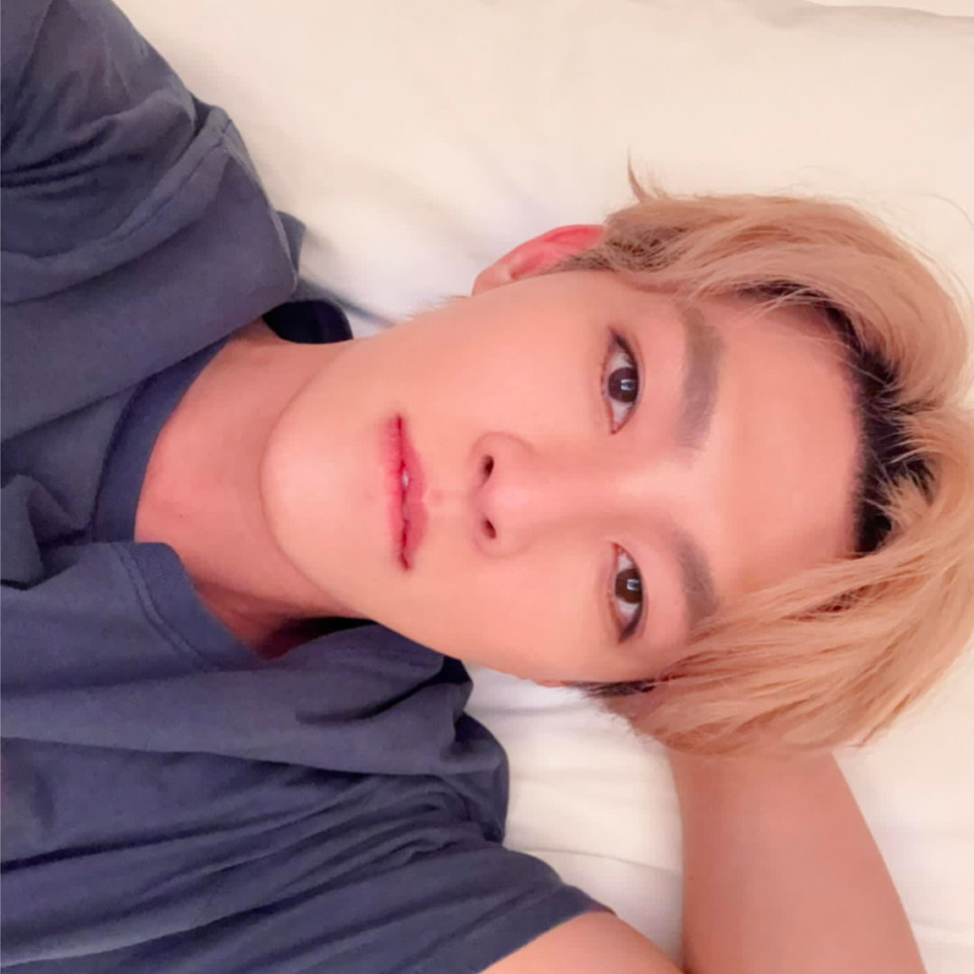 #炎亚纶[超话]# 

求这样的活动返场 
再发两张吓我一跳啊 [老师好][微风] ​