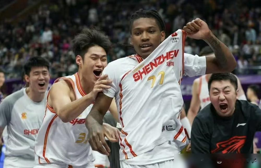 CBA这轮赛况炸锅了！史密斯压哨跳投绝杀那球，直接把深圳9连胜的剧本焊...
