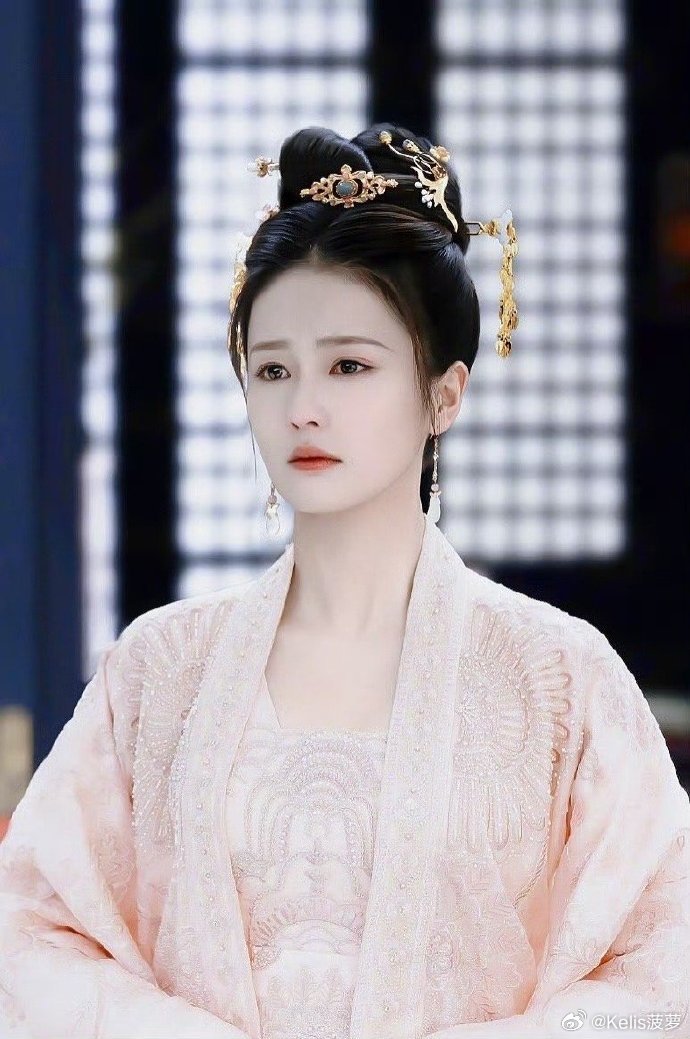 #白鹿[超话]# 看周生如故，本人已虐哭 ꒦ິ^꒦ິ
两个小苦瓜ꈨຶꎁꈨຶ ​