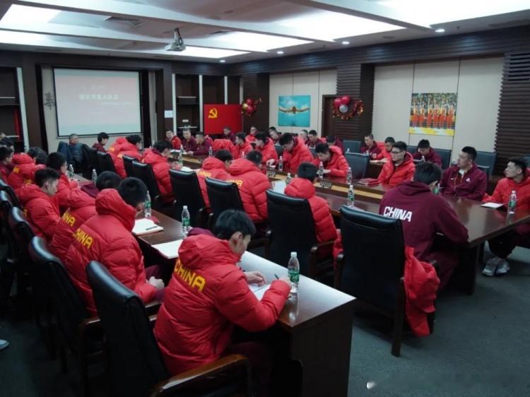1月31日上午，中国男篮在国家体育总局训练局召开2025国际篮联亚洲杯...