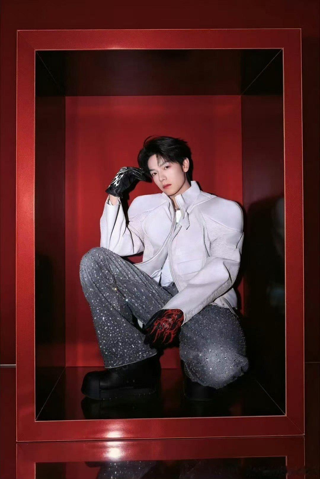 #小沈阳蛐蛐曾辉# #曾辉一公rap#哈哈哈被这段互动笑到，小沈阳姚琛联手蛐蛐曾辉，河南味儿 rap 自带魔性氛围感。 ​