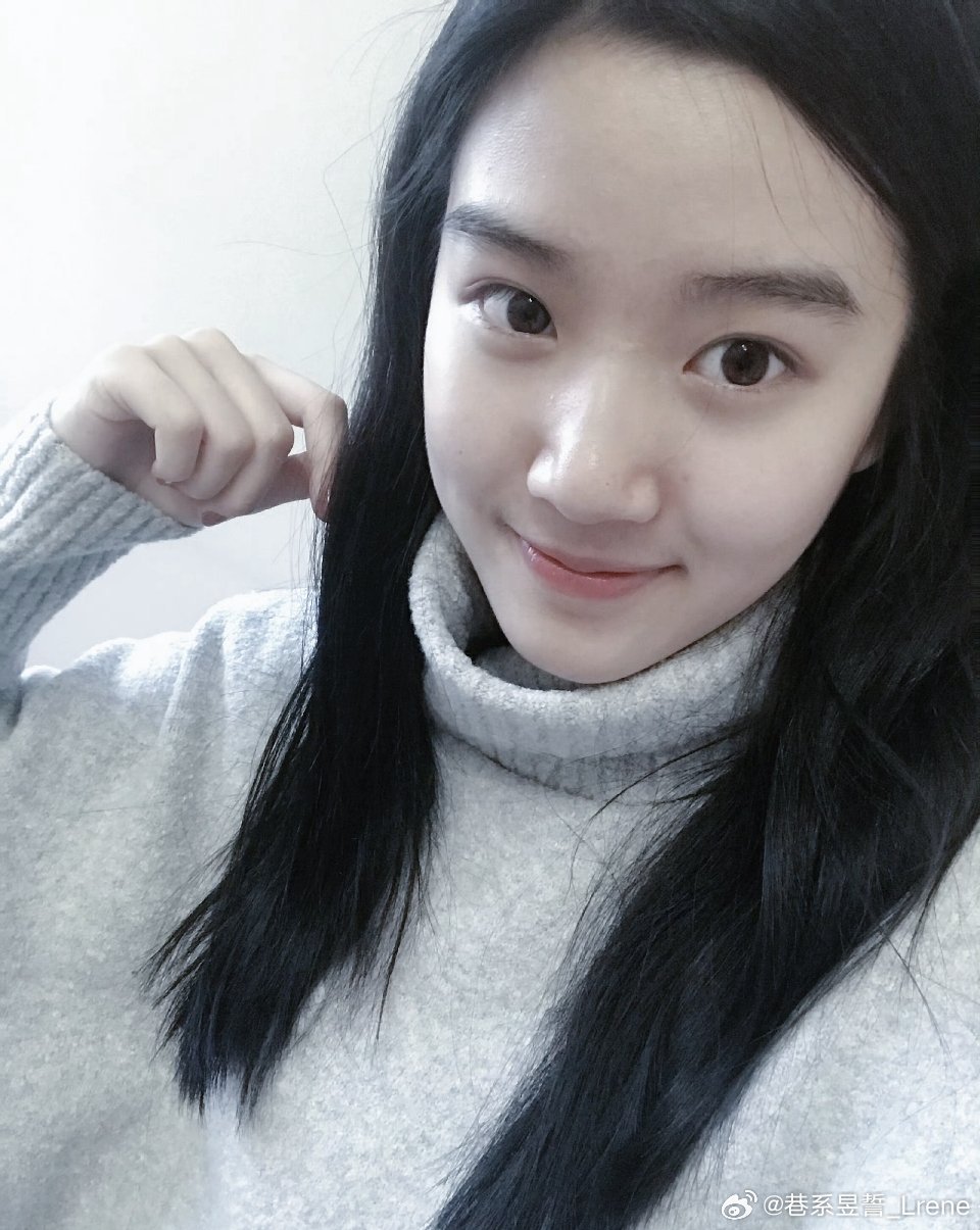 #卢昱晓[超话]# 喜欢这个早期晓呀[不愧是你][不愧是你] ​