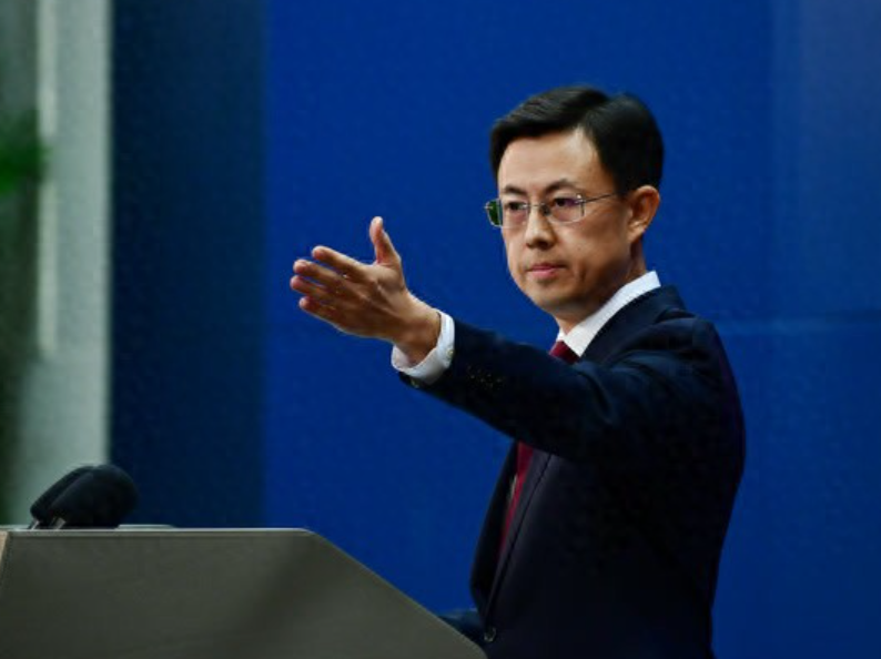第 55 届太平洋岛国论坛在帕劳举办，东道主帕劳主动推动论坛成员国共同谴责中方导弹试射。外交部直接作出回应，指出帕劳反复炒作相关议题，试图绑架整个论坛的集体立场。中方特使也到场参与对话会，继续推进和南太岛国在能源、蓝色经济领域的务实合作。

我认为导弹试射属于中方年度正常军事训练，事前已经完成通报，