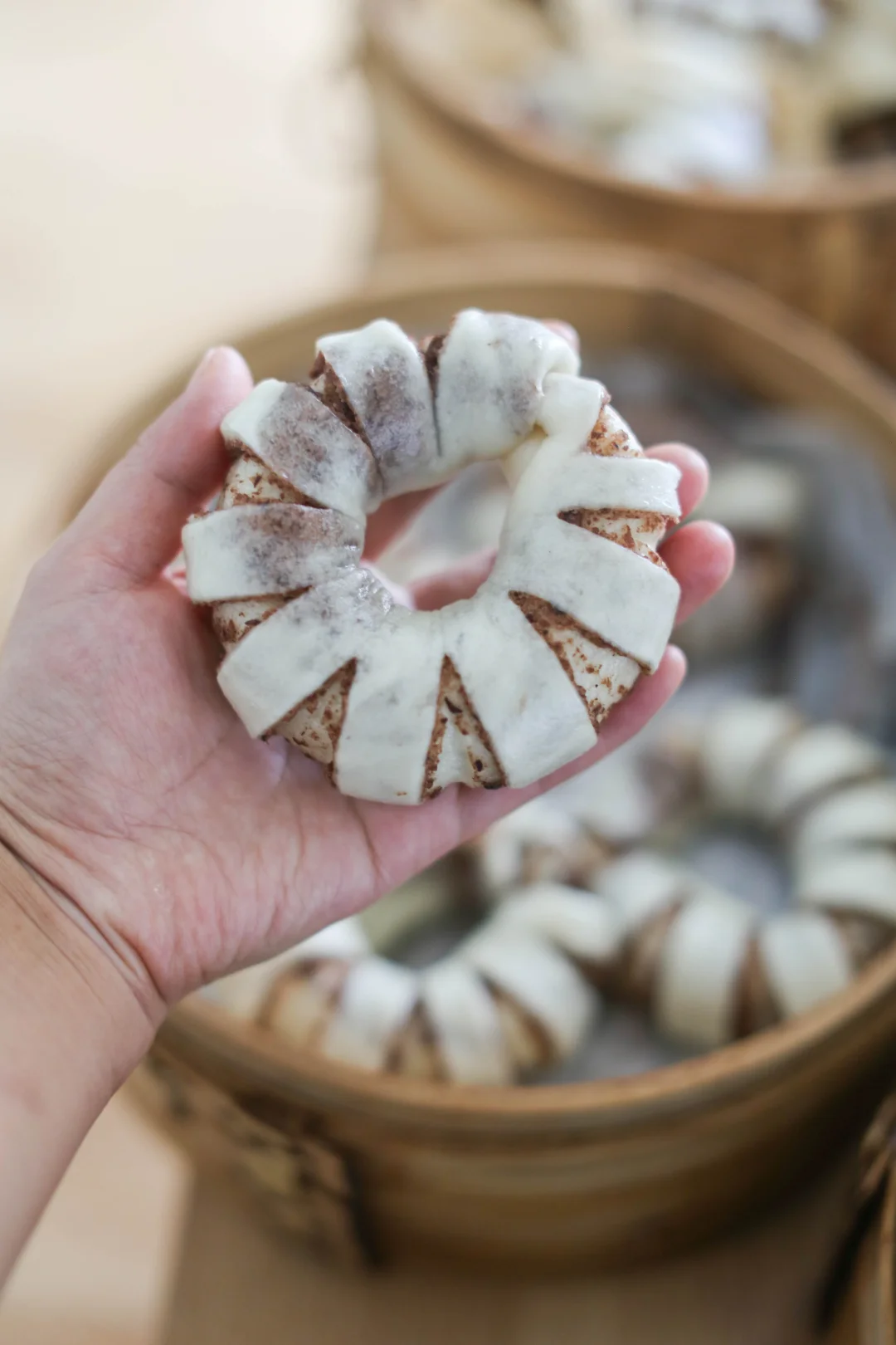 面食的花样做法｜花环豆沙卷香甜不腻很柔软