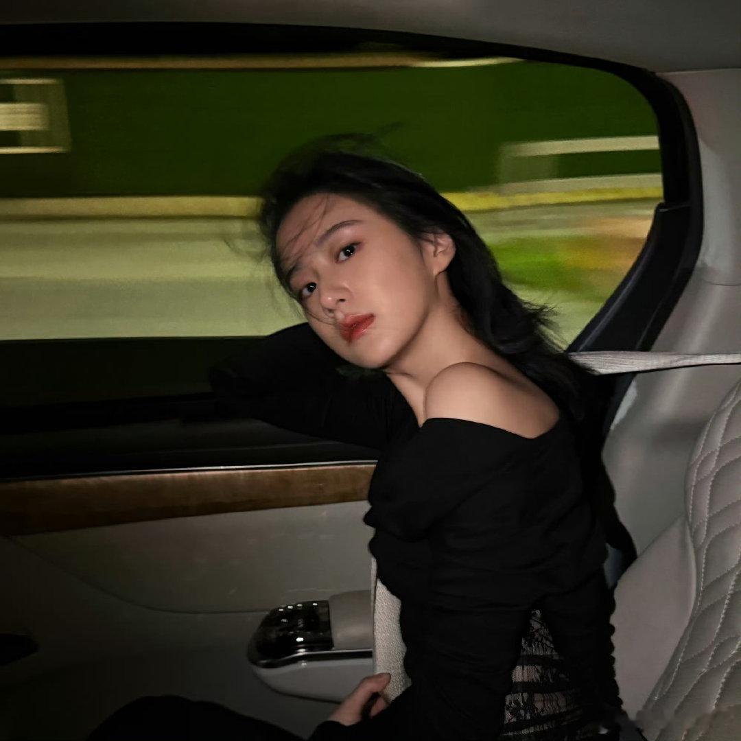 #包上恩[超话]##包上恩[超话]# 💛#包上恩月明千里#💛#包上恩李瑶英#
   
人与人之间还是淡淡的好 生活的本意是平淡且知足

​