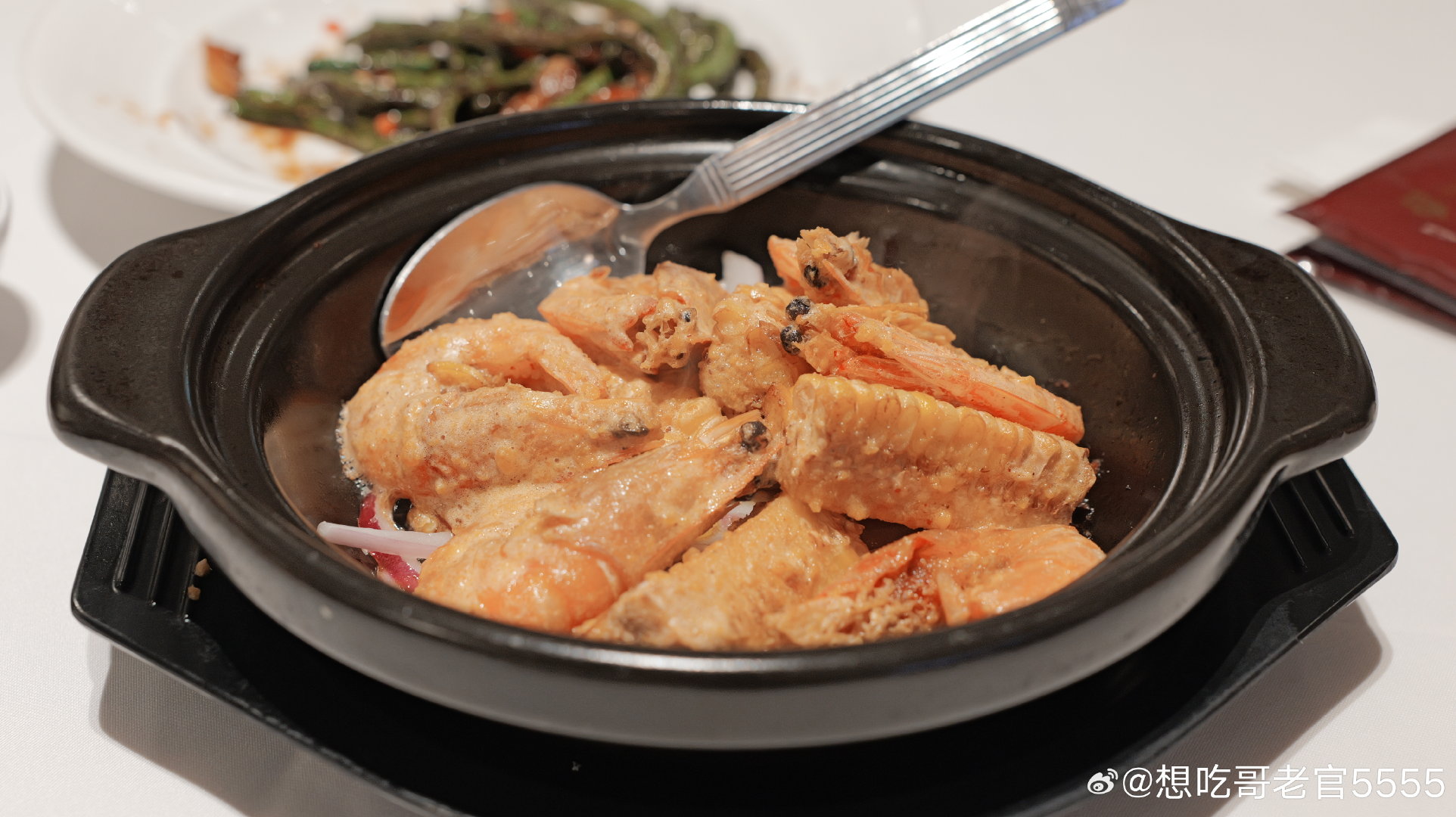 #iqoo[超话]##iqooneo11至尊版# 用iQOONeo11至尊版拍美食真的非常治愈啊，拍出来的色彩和效果都非常好啊。 ​