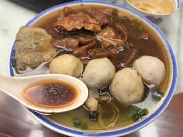 <a  href="https://m.weibo.cn/search...