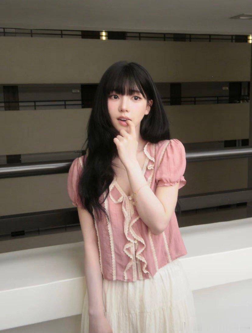 #柳智敏[超话]# Karina笨蛋. ​
