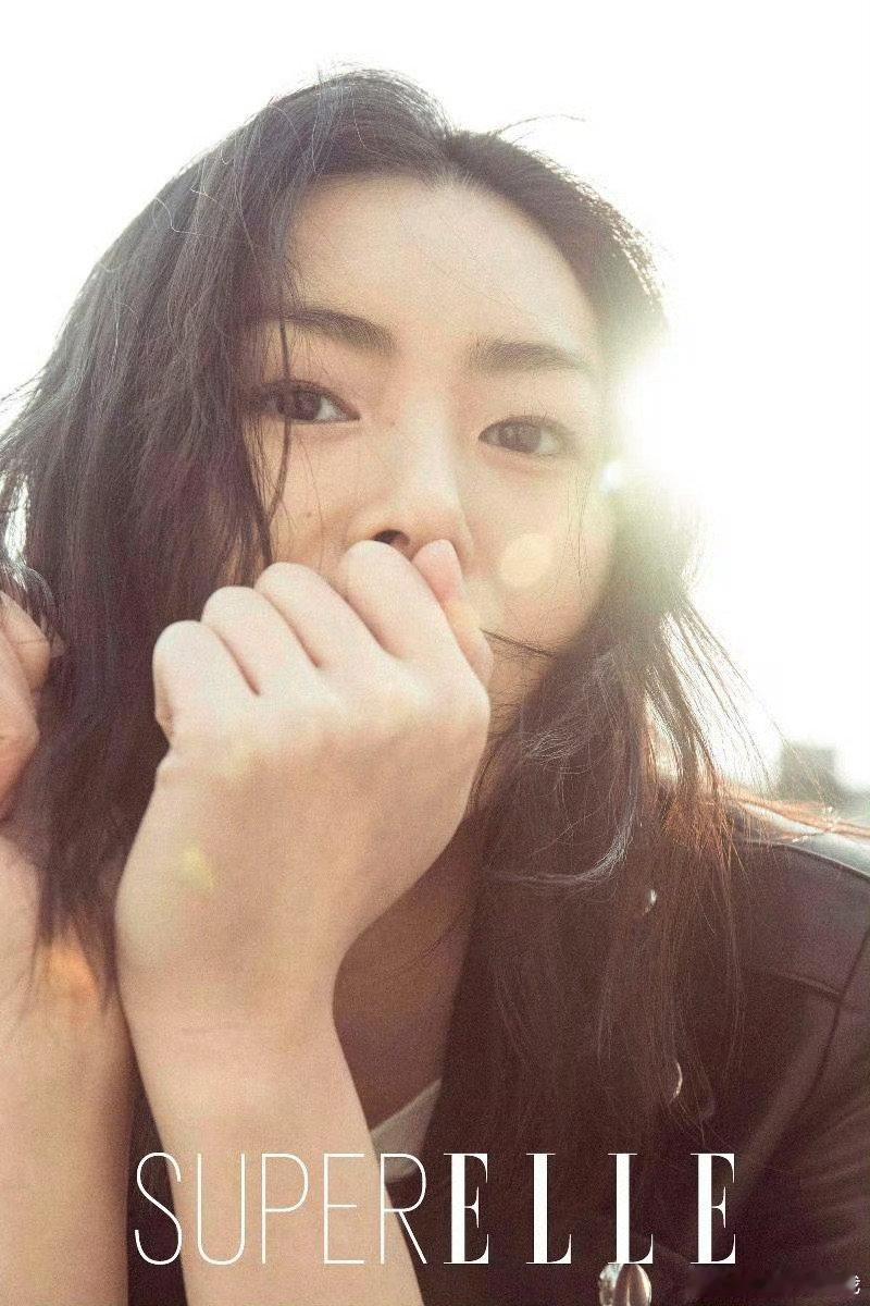 刘雯✖️Super Elle China February 2018
薄薄的单眼皮真的好好看 ​