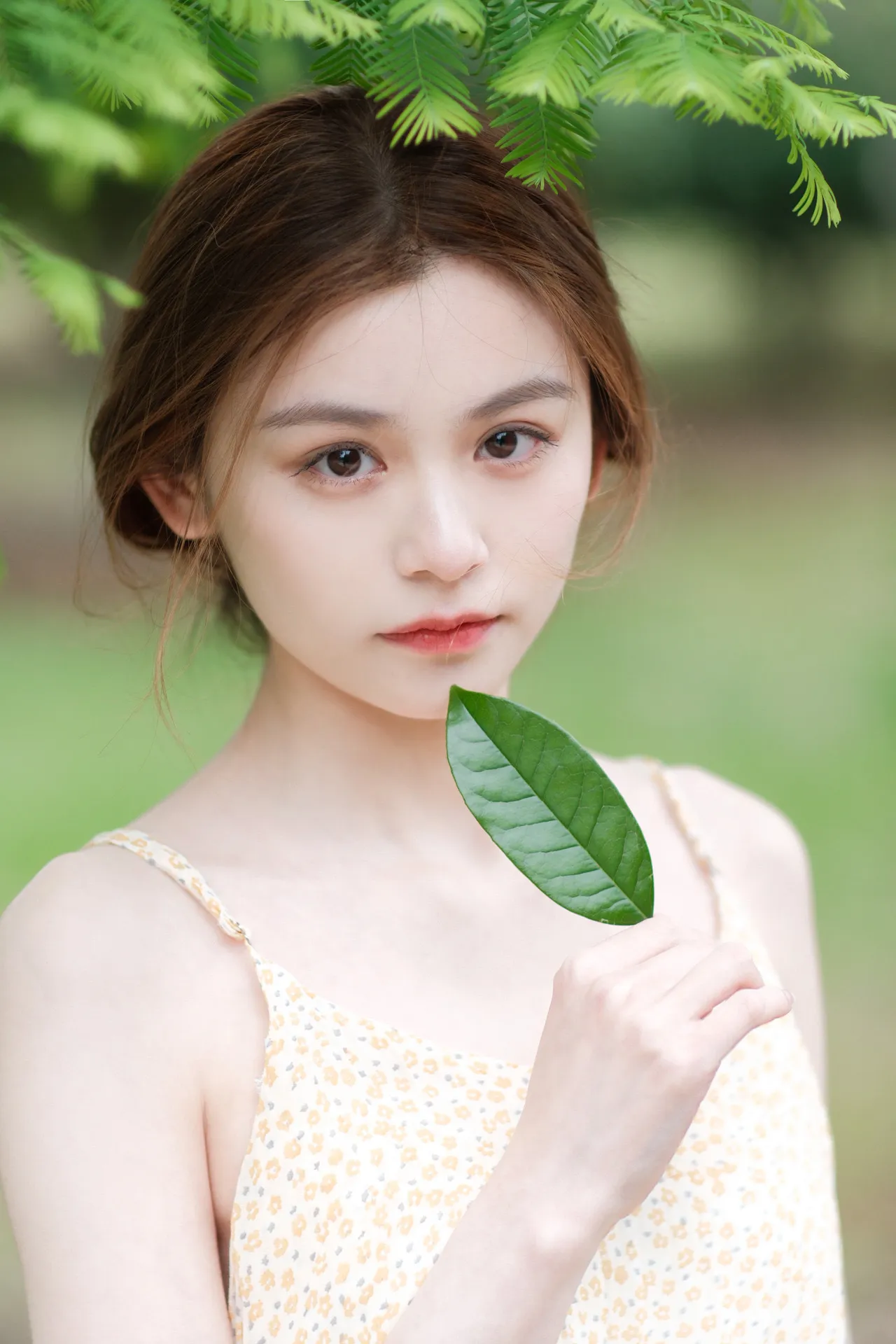 绿意盎然中，清新少女风👧