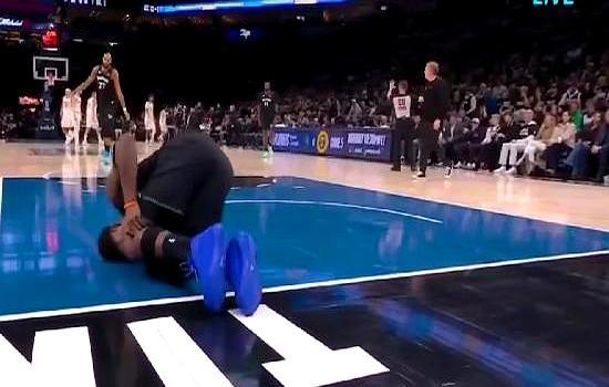 季后赛赢球还折损大将，这球看得揪心。    森林狼对掘金的第四场，爱德...