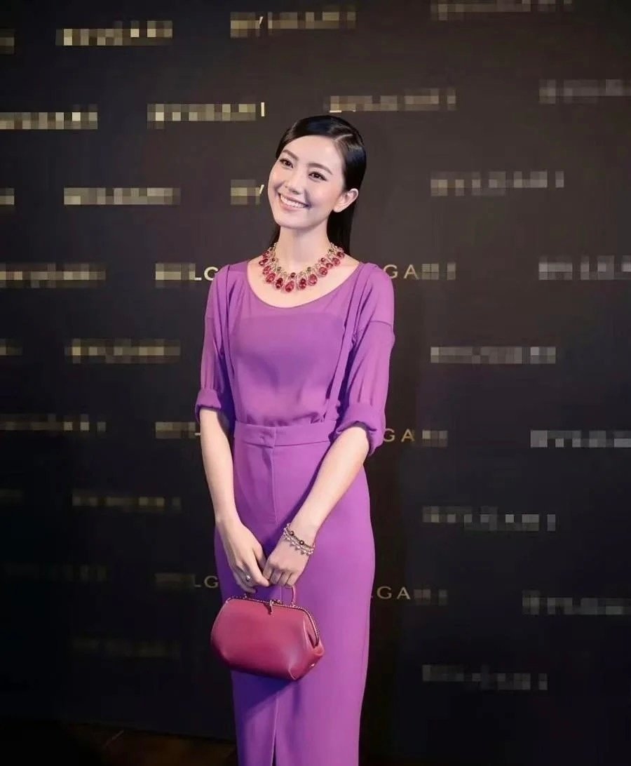 高圆圆啥情况，感觉医美了，怎么都不像她了 ​