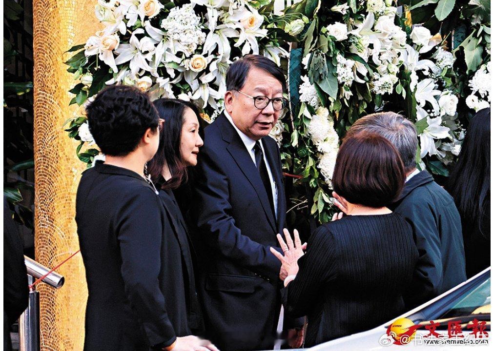 生活手记 怀念董建华先生（图片：网络）诗文/王纪云（新韵）理论得实践，非为纸上兵。一国出两治，终世守一行。香港繁荣显，建华享誉隆。英贤标史册，永远著高名。 ​​​