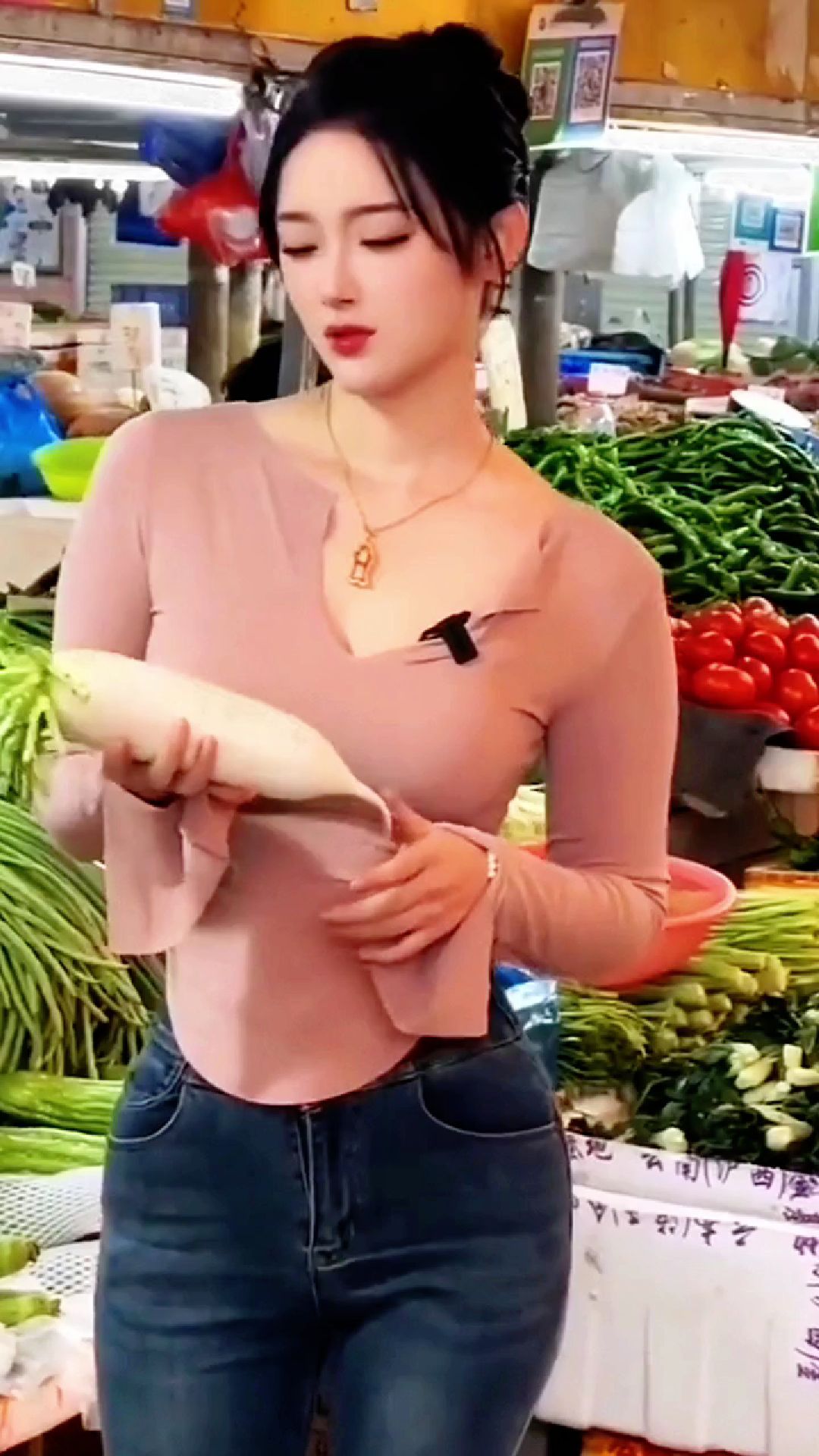 <p>好身材好气质 清纯女神 美女 上热门 丰满迷人 <!--{img...